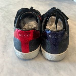 Gucci mens sneakers size 10. Bought from Gucci directly  a few years ago.
